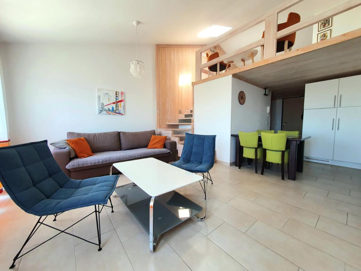 Apartman 21 Umag Bagian luar foto